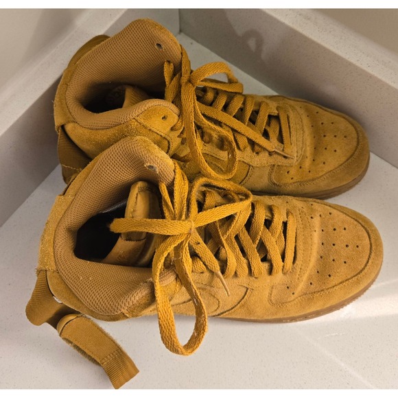 Nike YOUTH Air Force 1 High LV8 (GS) WHEAT SIZE 7Y, FITS WOMEN'S 8.5 LAX‎ - Picture 4 of 9